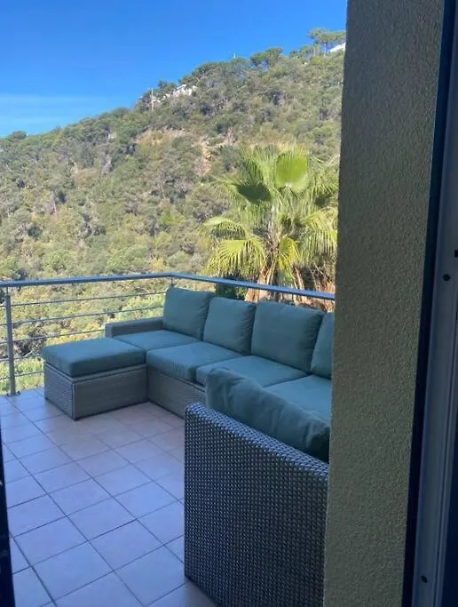 The 3 Singing Palms Villa Lloret de Mar